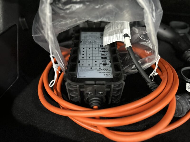 PEUGEOT E-2008 PACK ALLURE AUTOMÁTICO