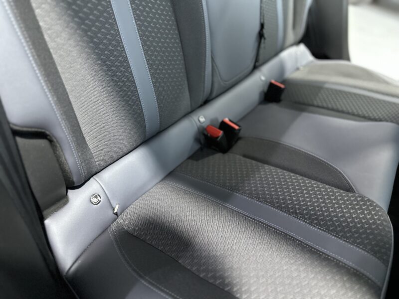 PEUGEOT E-2008 PACK ALLURE AUTOMÁTICO