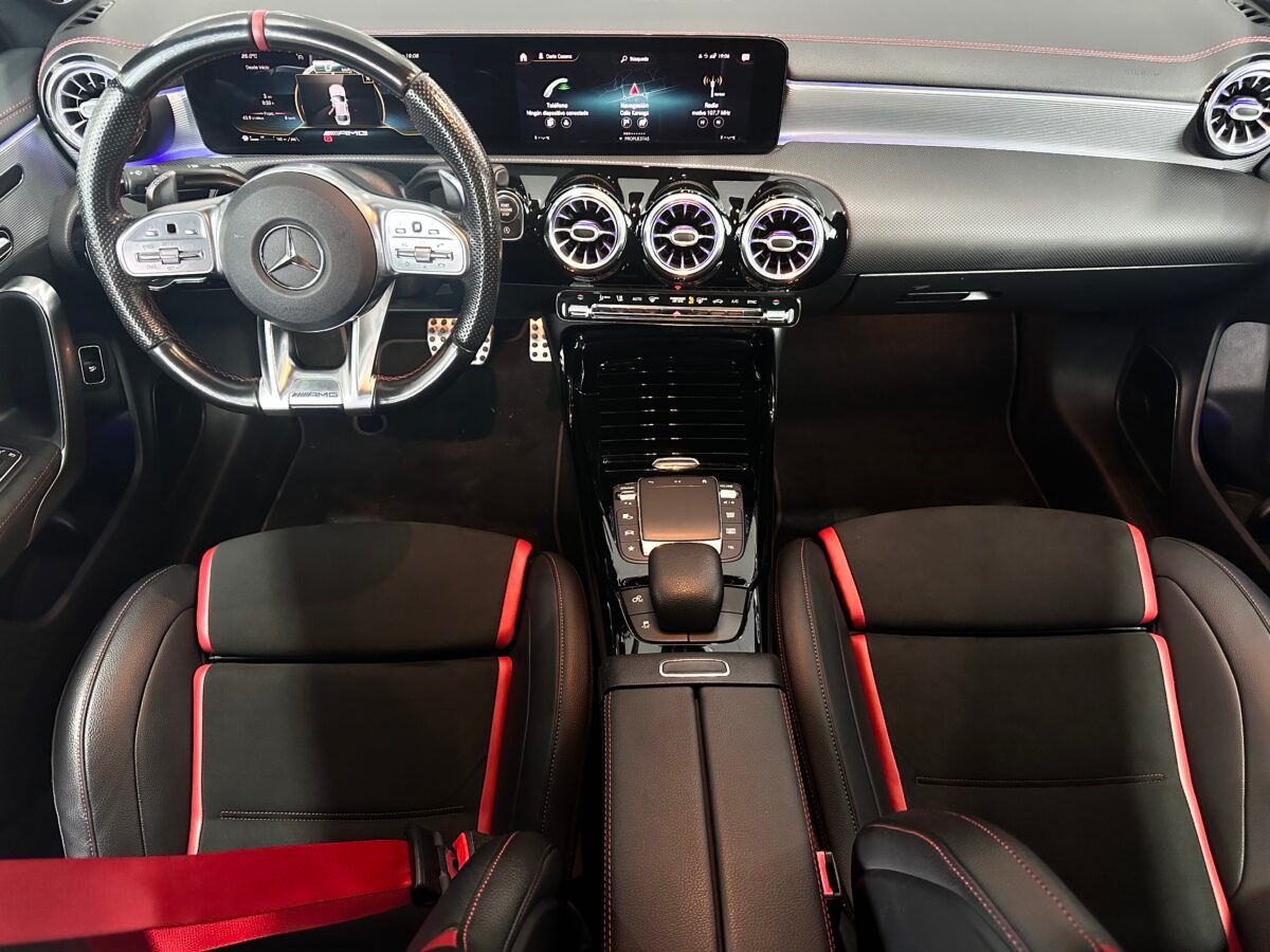 MERCEDES-BENZ CLASE CLA CLA 35 AMG 4 MATIC 305CV