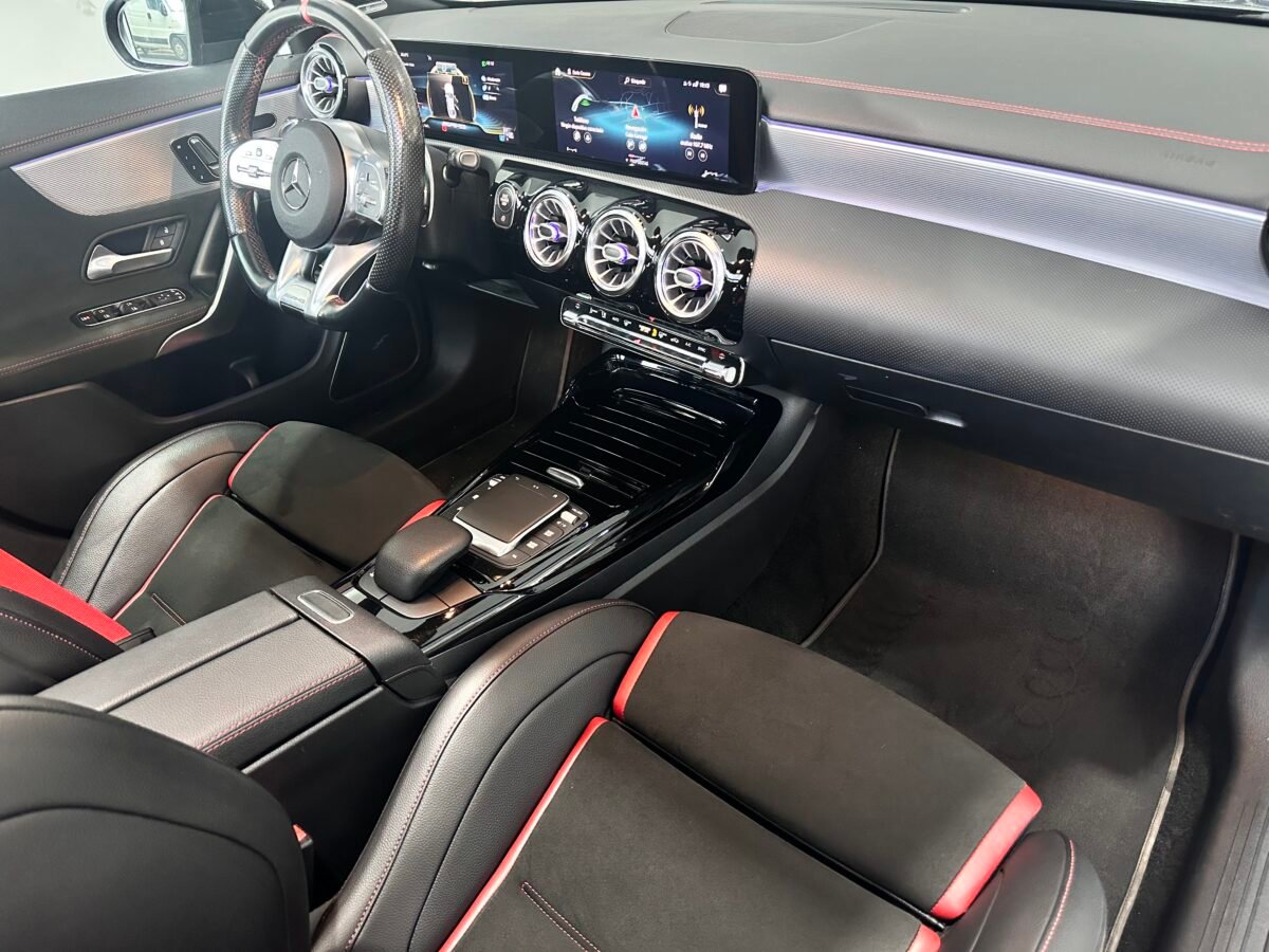 MERCEDES-BENZ CLASE CLA CLA 35 AMG 4 MATIC 305CV