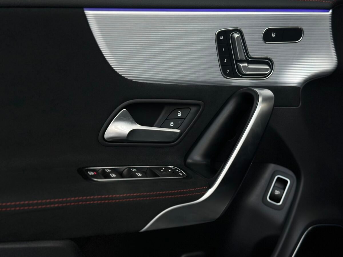 MERCEDES-BENZ CLASE CLA CLA 35 AMG 4 MATIC 305CV