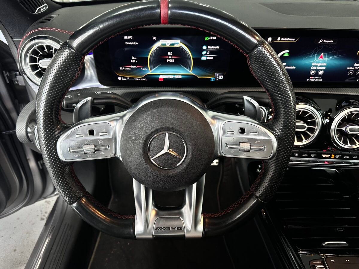MERCEDES-BENZ CLASE CLA CLA 35 AMG 4 MATIC 305CV