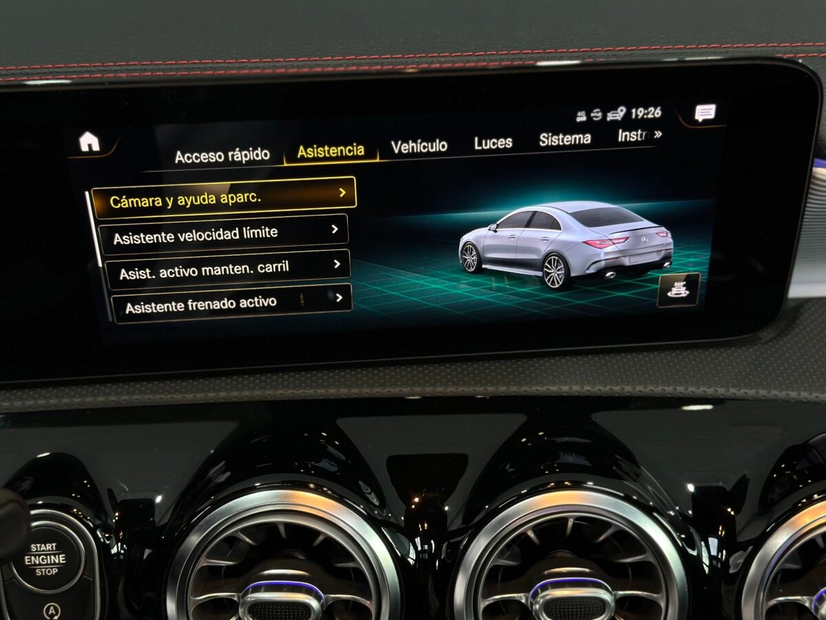 MERCEDES-BENZ CLASE CLA CLA 35 AMG 4 MATIC 305CV