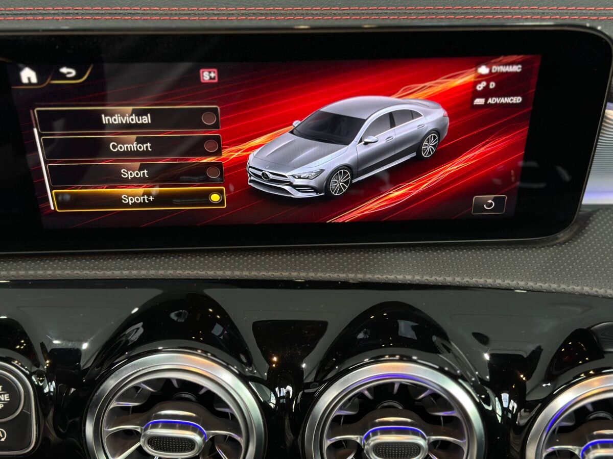 MERCEDES-BENZ CLASE CLA CLA 35 AMG 4 MATIC 305CV