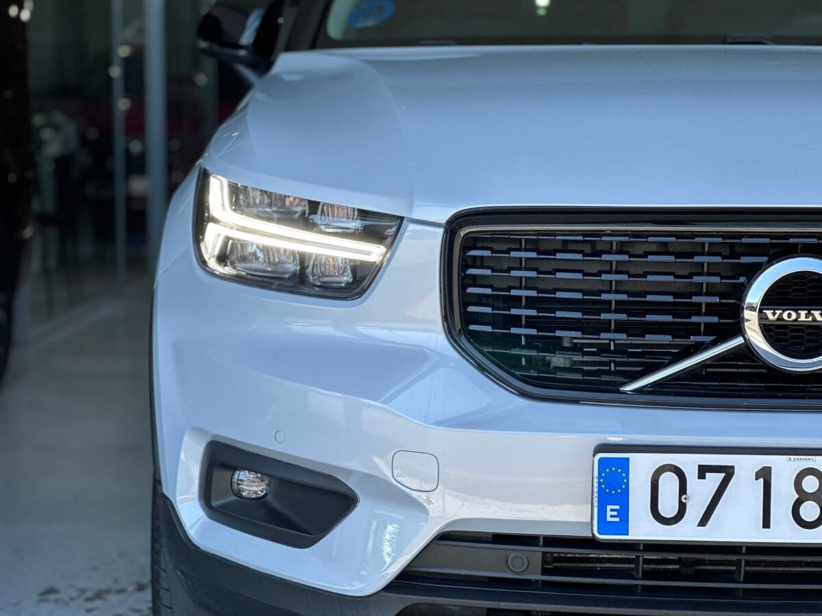 VOLVO XC40 Twin recharge Rdesign exp auto 