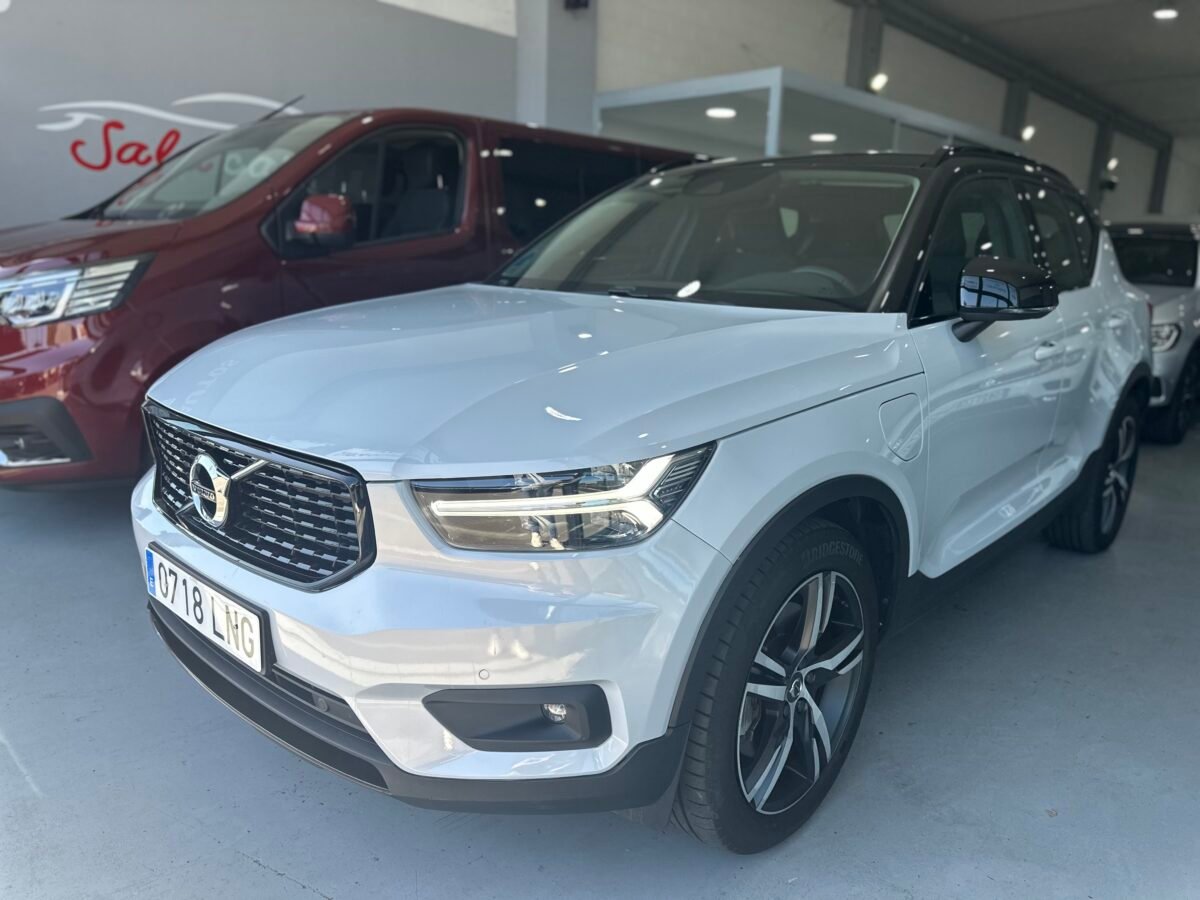 VOLVO XC40 Twin recharge Rdesign exp auto 