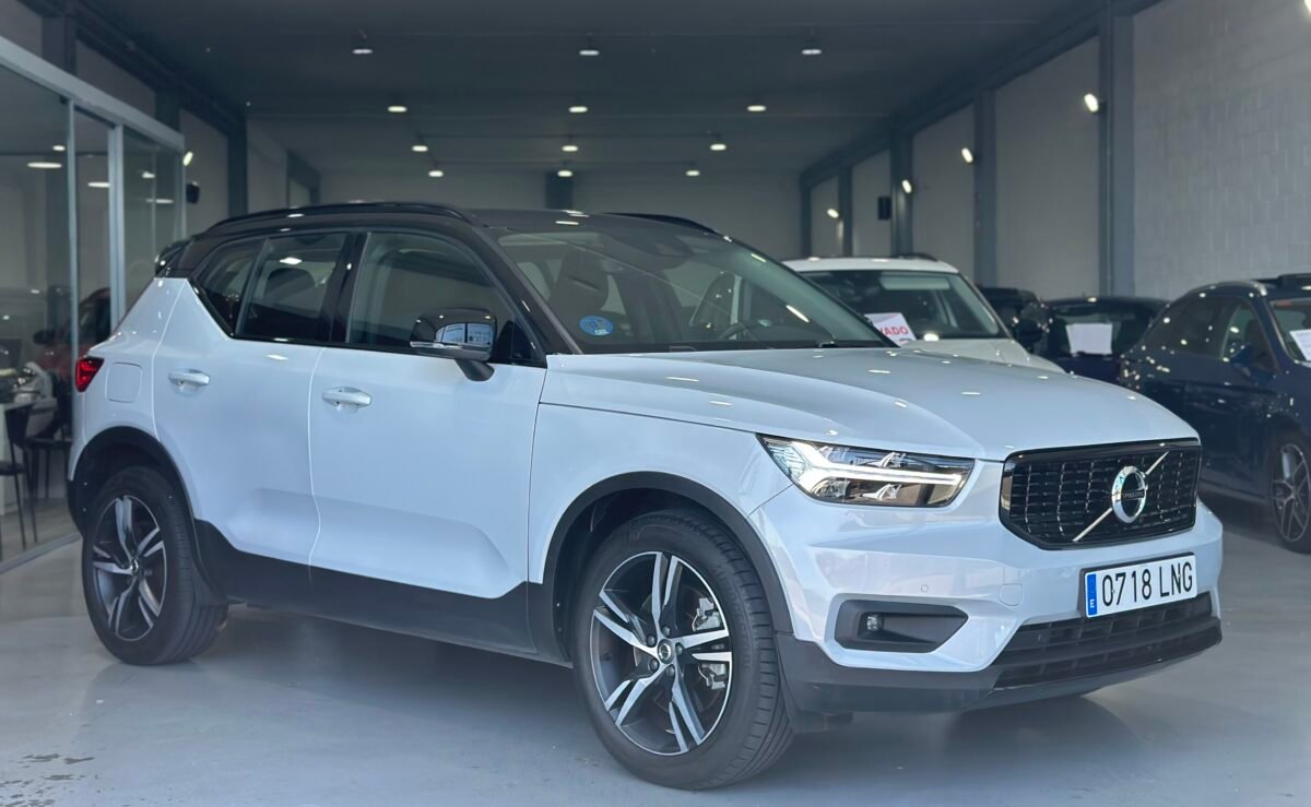 VOLVO XC40 Twin recharge Rdesign exp auto 