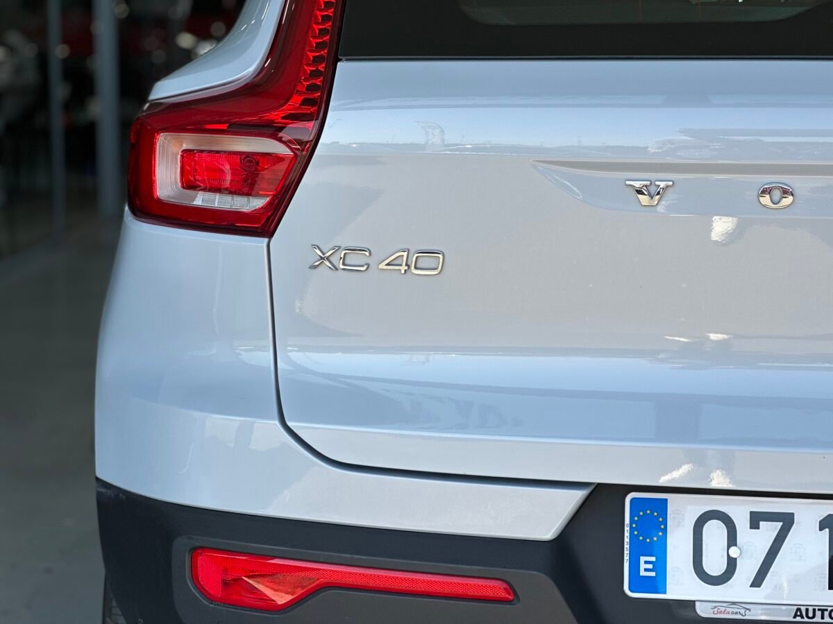 VOLVO XC40 Twin recharge Rdesign exp auto 