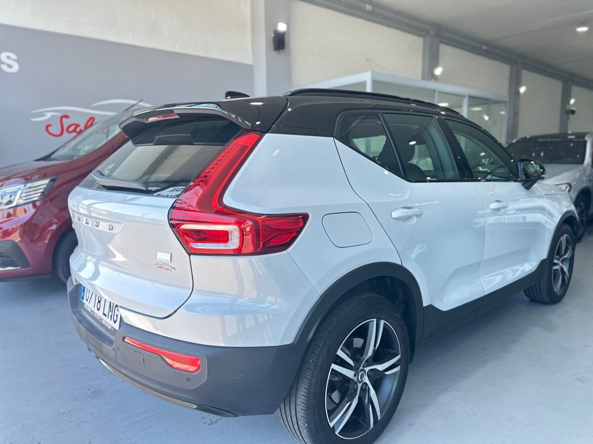 VOLVO XC40 Twin recharge Rdesign exp auto 