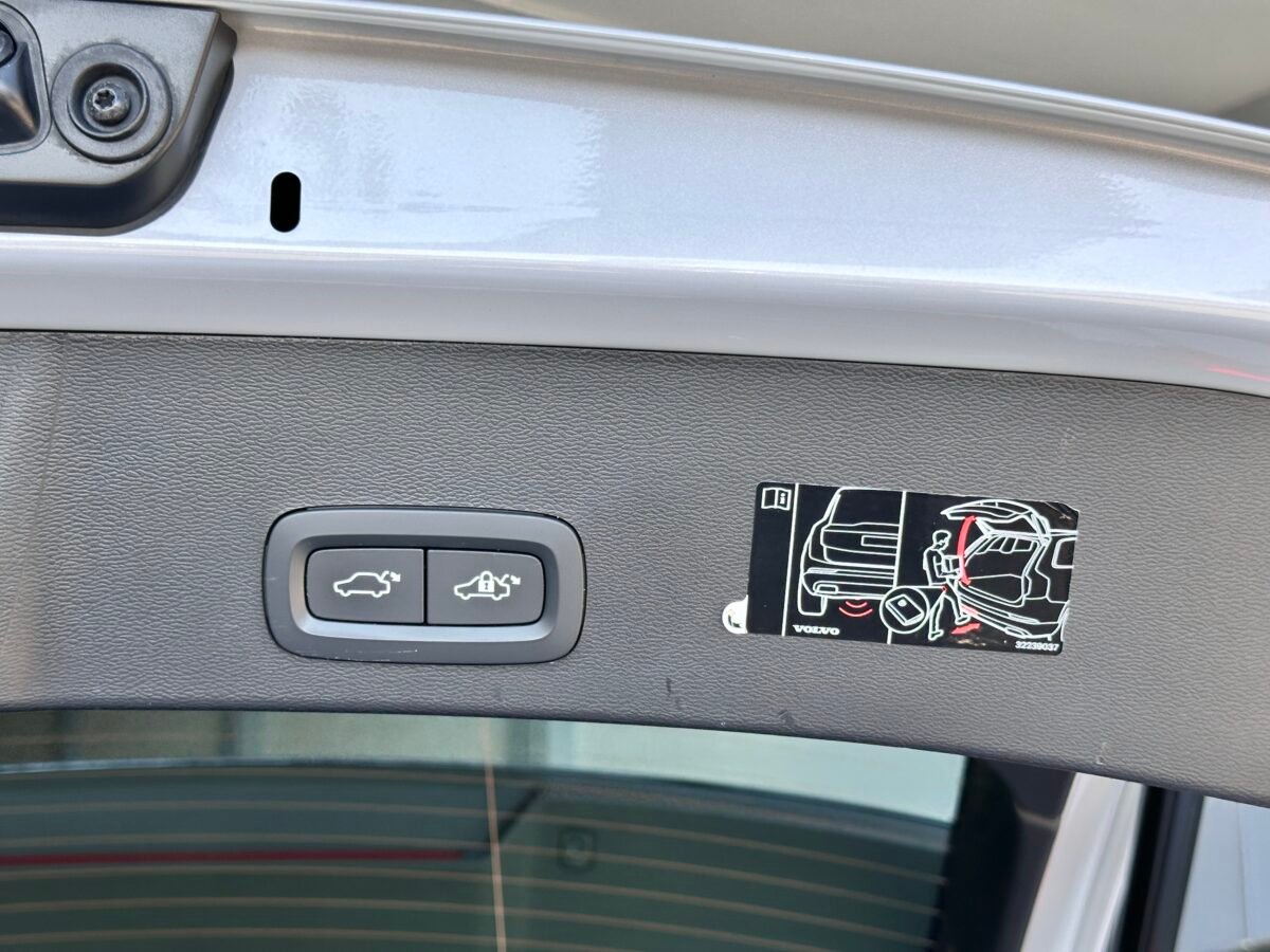 VOLVO XC40 Twin recharge Rdesign exp auto 