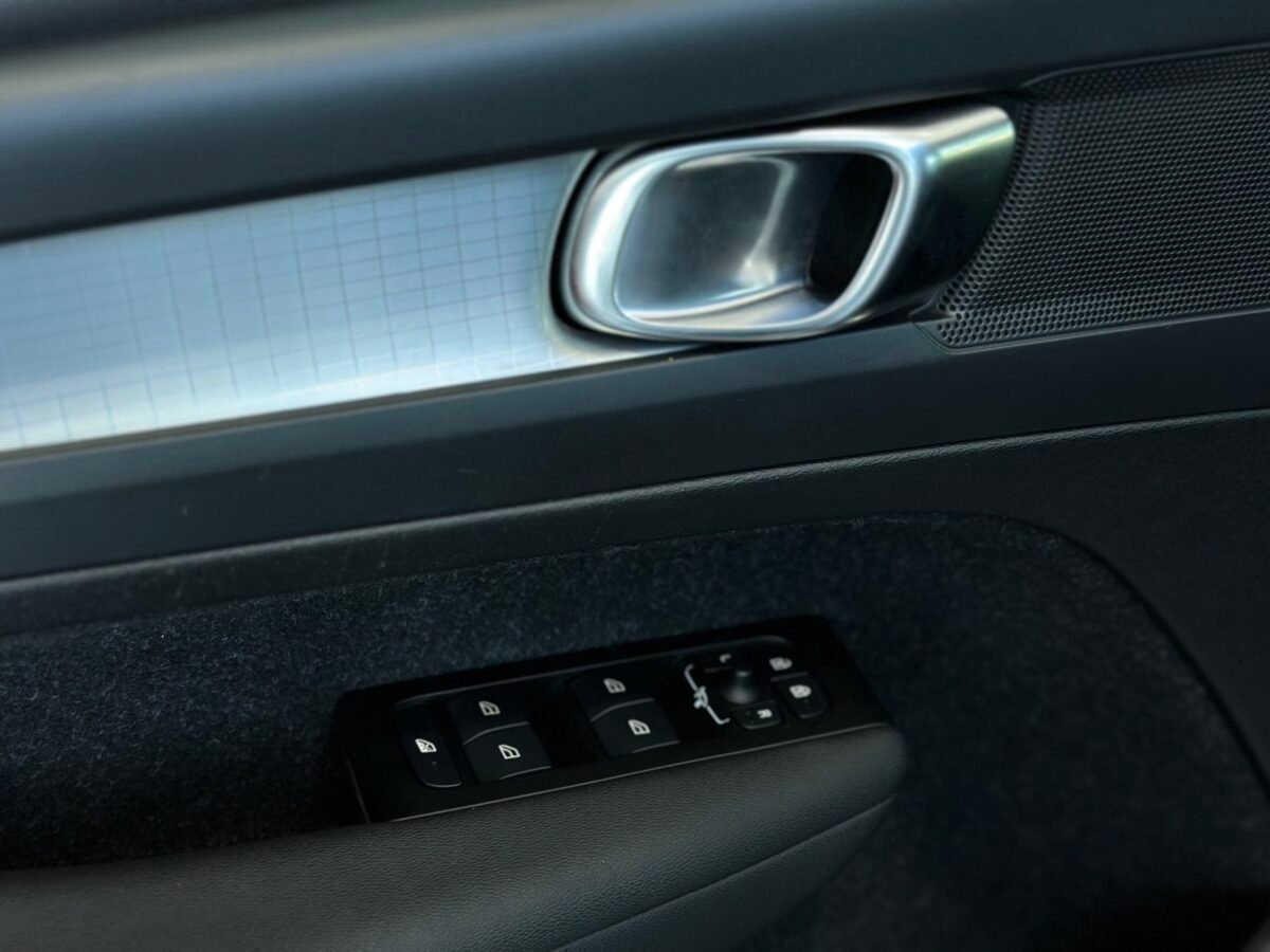 VOLVO XC40 Twin recharge Rdesign exp auto 