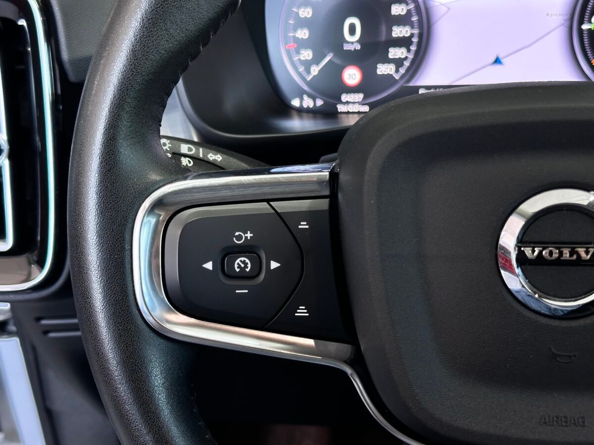 VOLVO XC40 Twin recharge Rdesign exp auto 