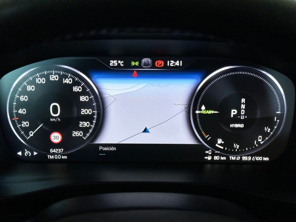VOLVO XC40 Twin recharge Rdesign exp auto 
