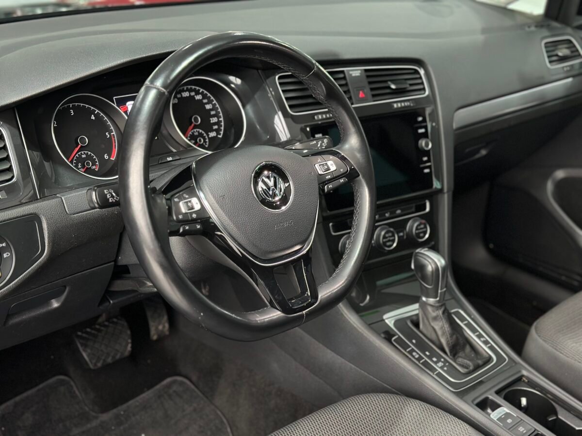 VOLKSWAGEN GOLF 2.0 TDI DSG7