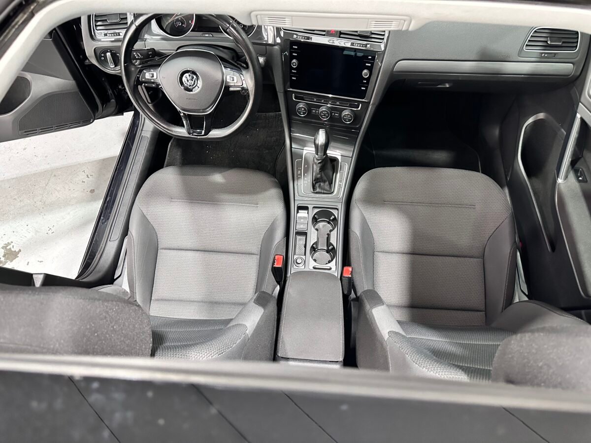 VOLKSWAGEN GOLF 2.0 TDI DSG7