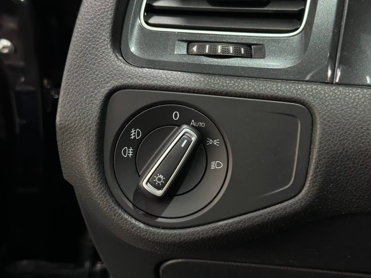 VOLKSWAGEN GOLF 2.0 TDI DSG7