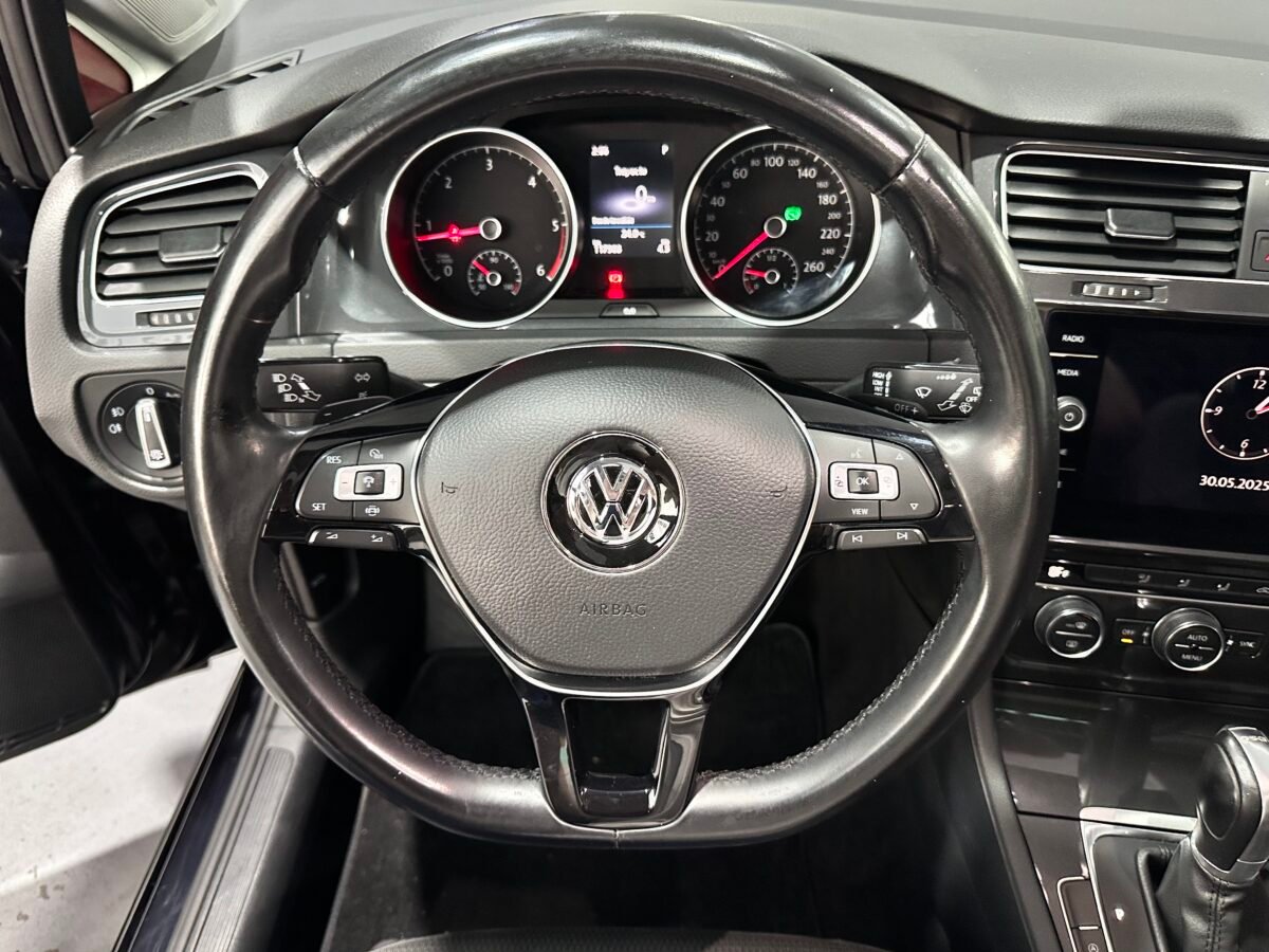 VOLKSWAGEN GOLF 2.0 TDI DSG7