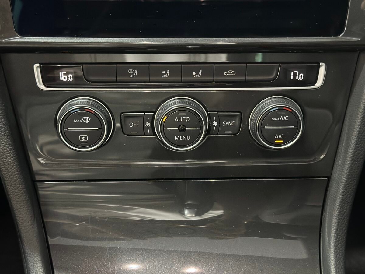 VOLKSWAGEN GOLF 2.0 TDI DSG7