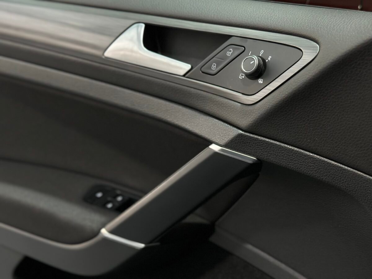 VOLKSWAGEN GOLF 2.0 TDI DSG7