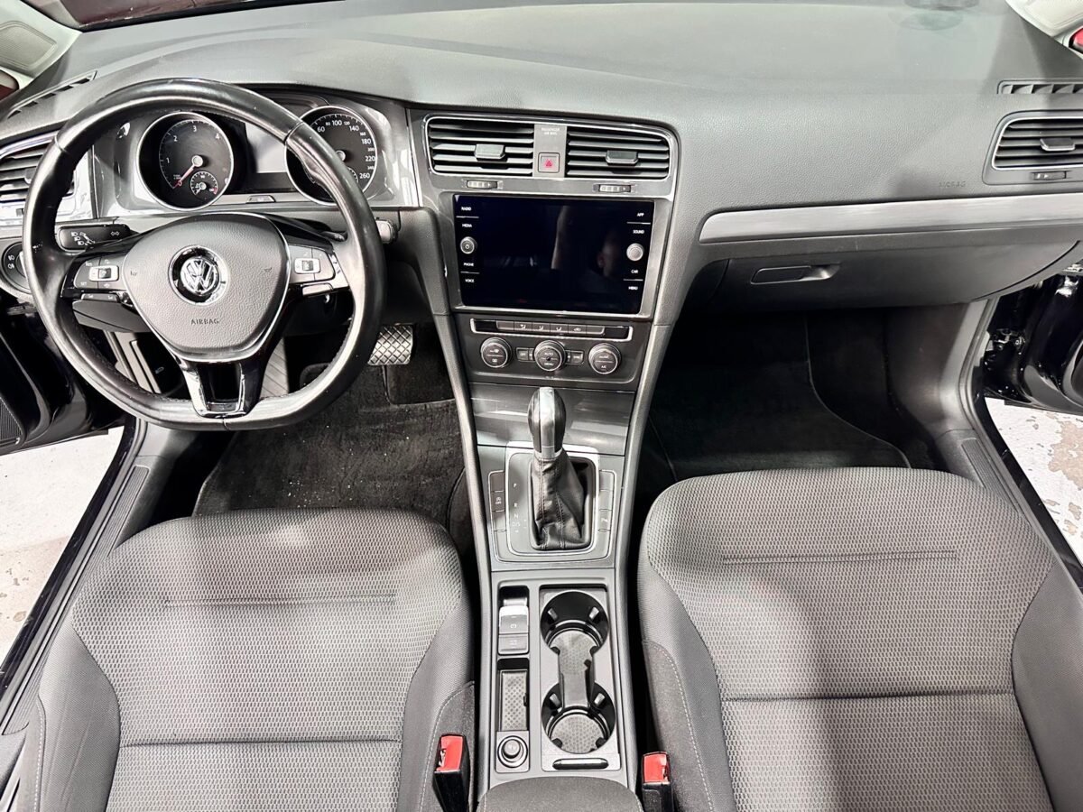 VOLKSWAGEN GOLF 2.0 TDI DSG7