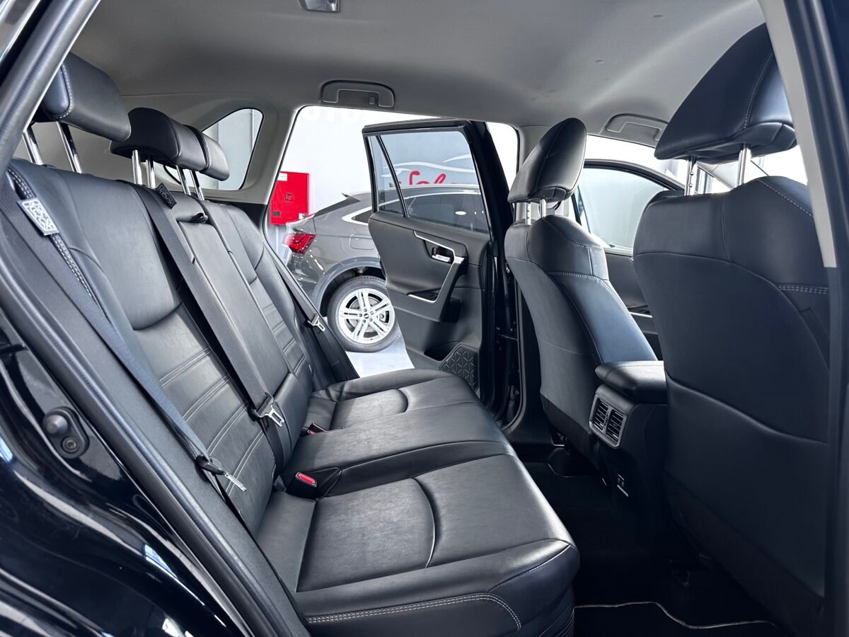 TOYOTA RAV4 Advance plus 