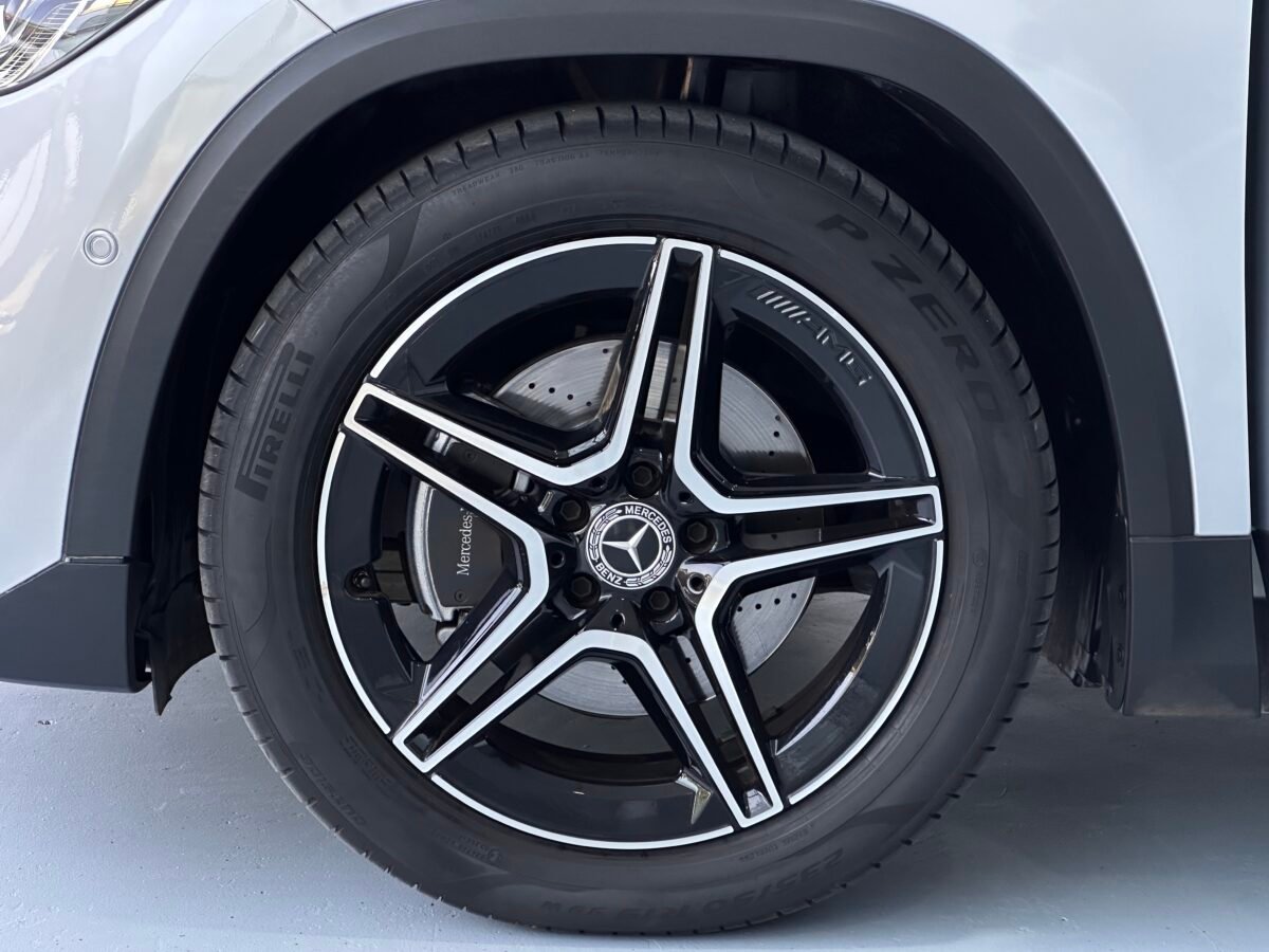 MERCEDES-BENZ GLA AMG LINE 200