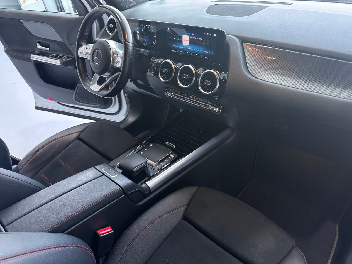 MERCEDES-BENZ GLA AMG LINE 200