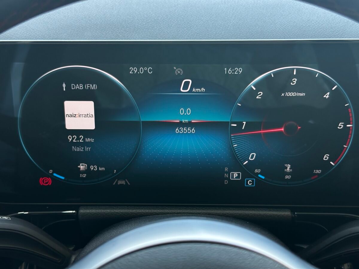 MERCEDES-BENZ GLA AMG LINE 200