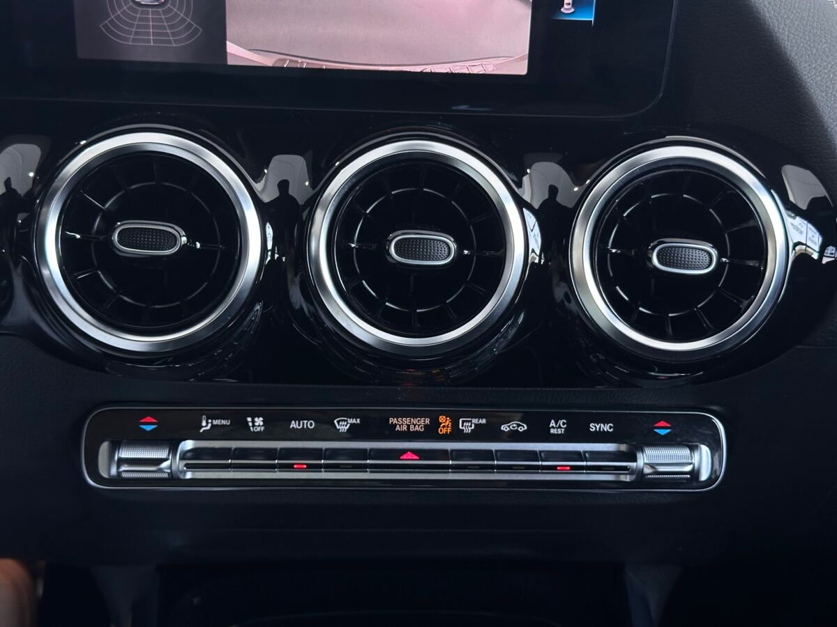 MERCEDES-BENZ GLA AMG LINE 200
