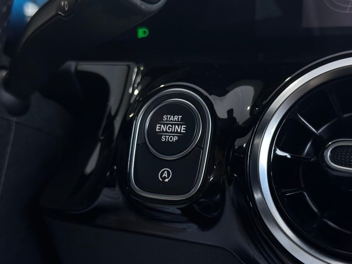 MERCEDES-BENZ GLA AMG LINE 200