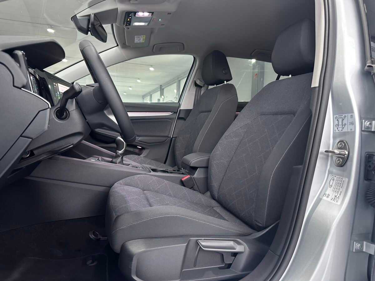 VOLKSWAGEN GOLF Life 2.0 TDI 