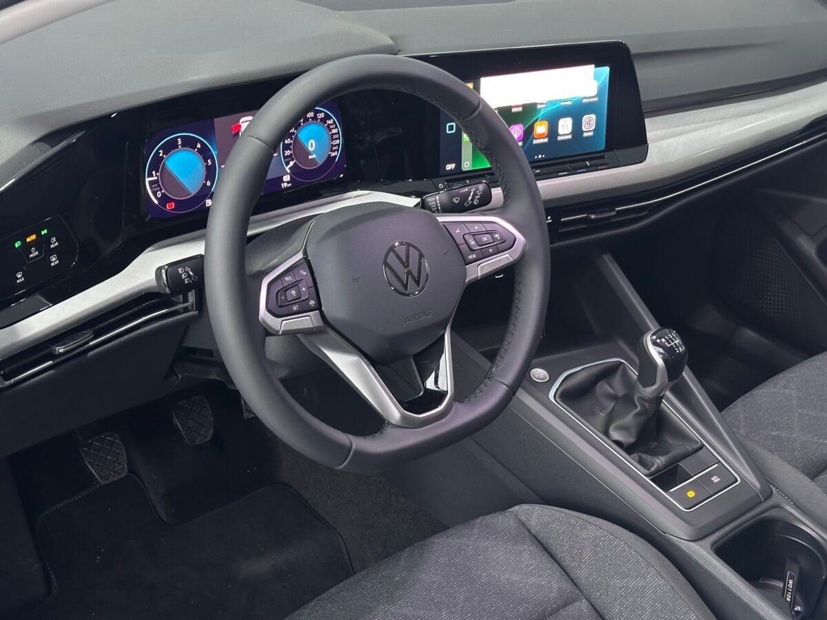 VOLKSWAGEN GOLF Life 2.0 TDI 