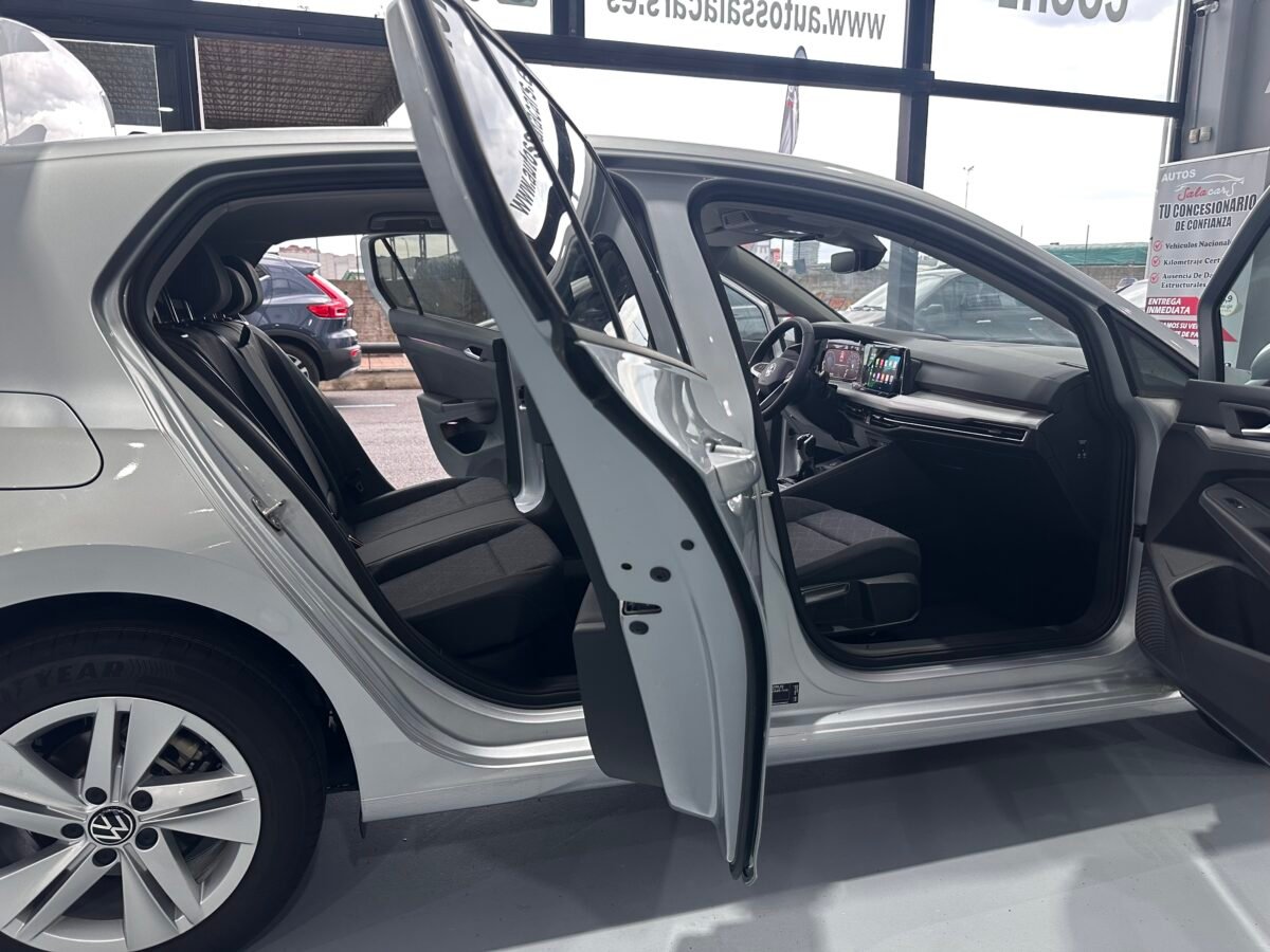 VOLKSWAGEN GOLF Life 2.0 TDI 