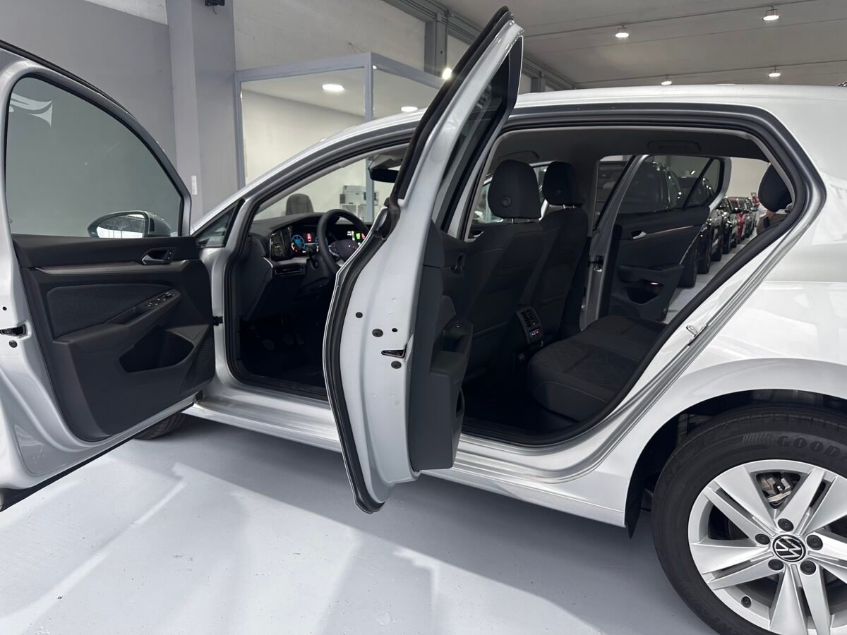 VOLKSWAGEN GOLF Life 2.0 TDI 
