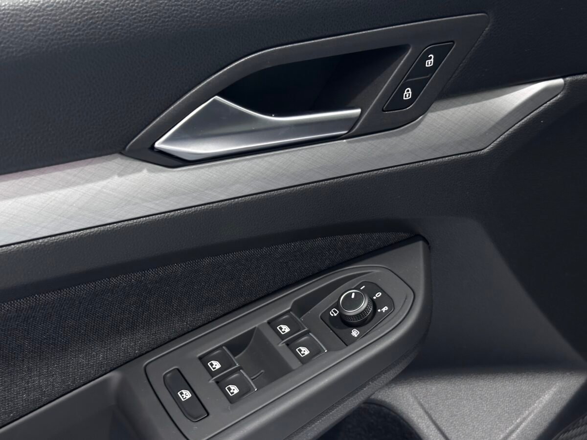 VOLKSWAGEN GOLF Life 2.0 TDI 