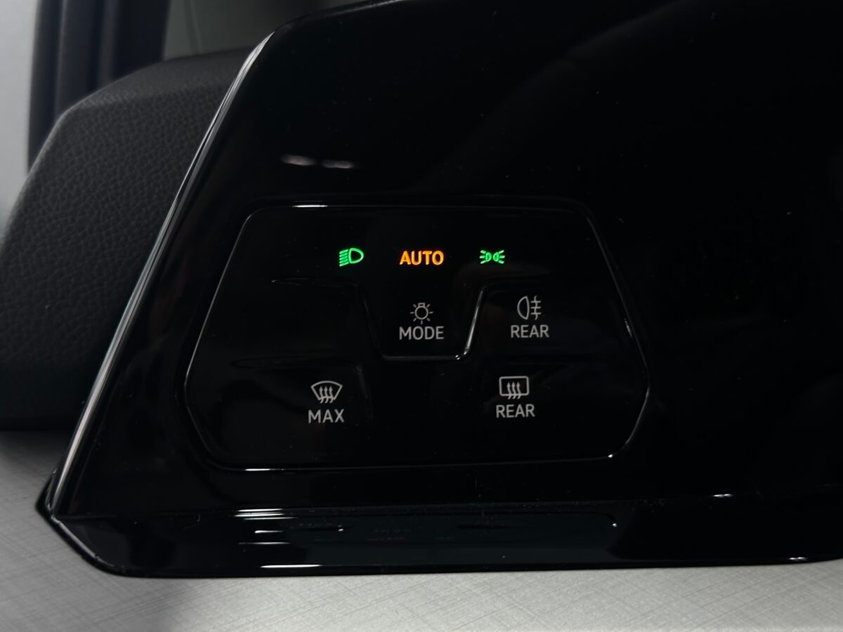 VOLKSWAGEN GOLF Life 2.0 TDI 