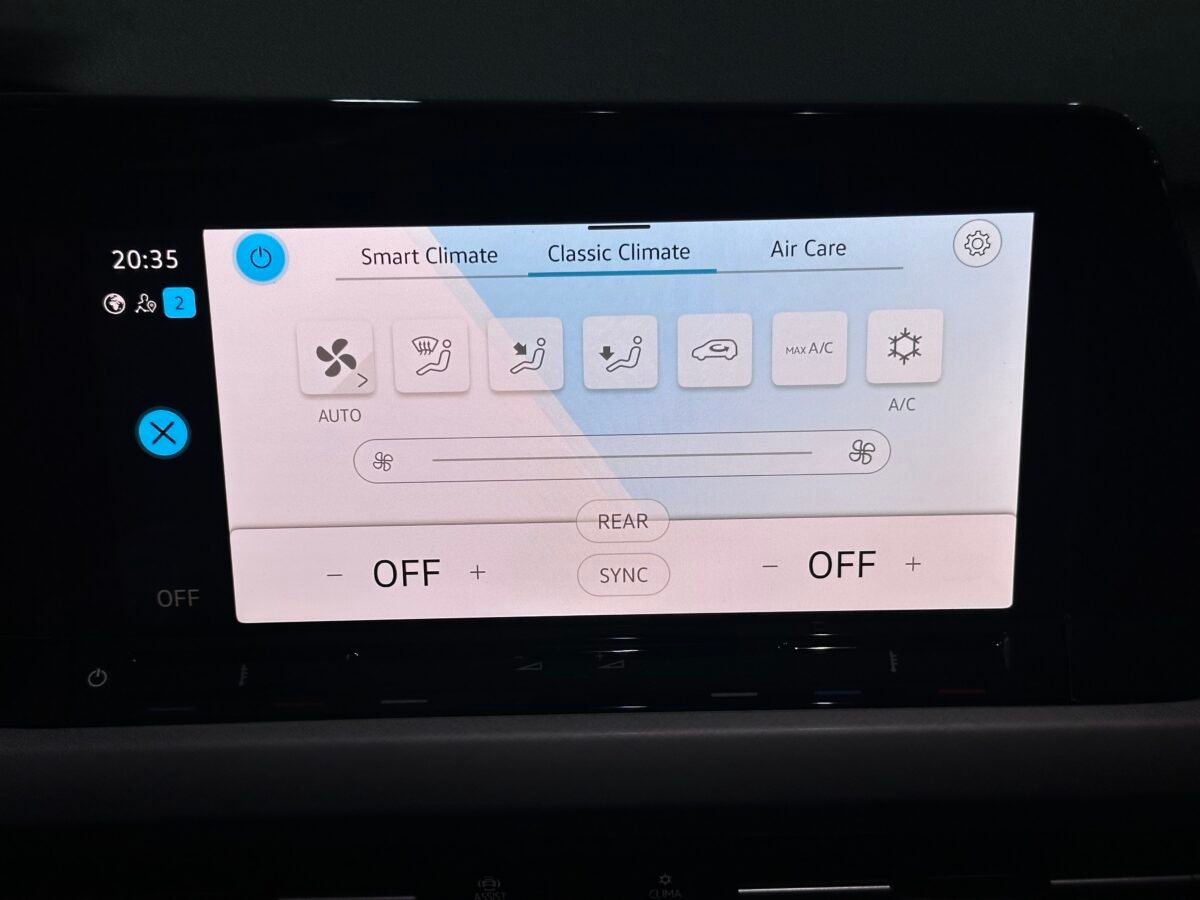 VOLKSWAGEN GOLF Life 2.0 TDI 