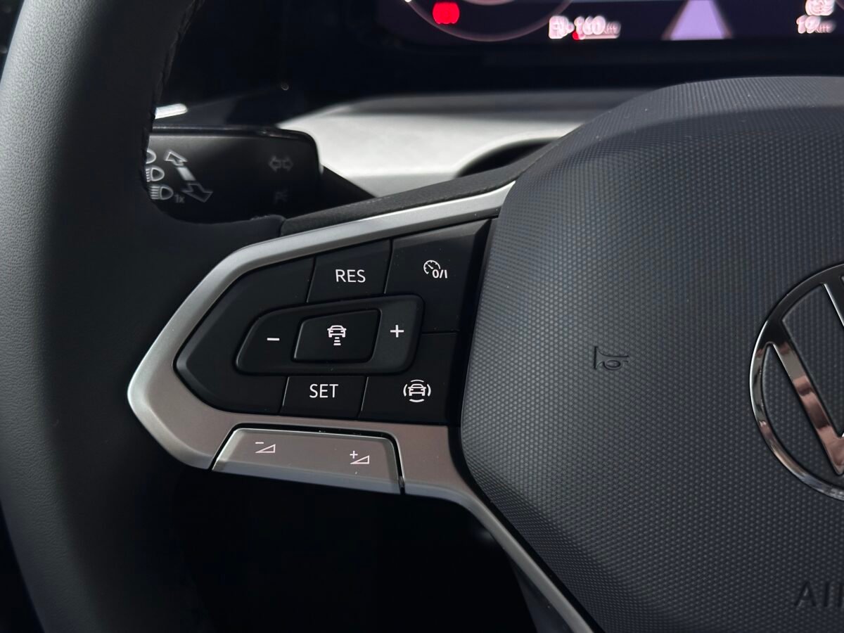 VOLKSWAGEN GOLF Life 2.0 TDI 