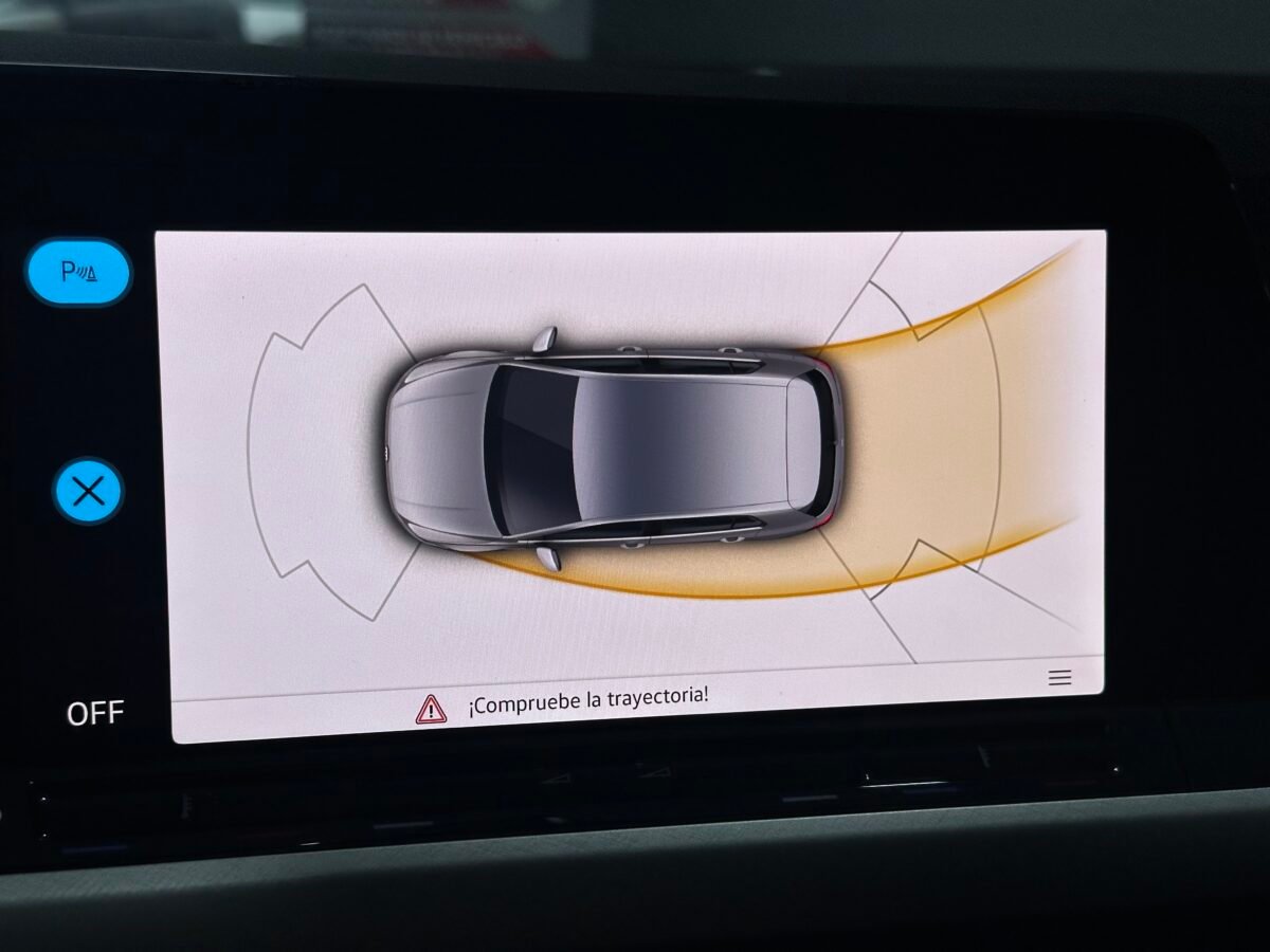 VOLKSWAGEN GOLF Life 2.0 TDI 