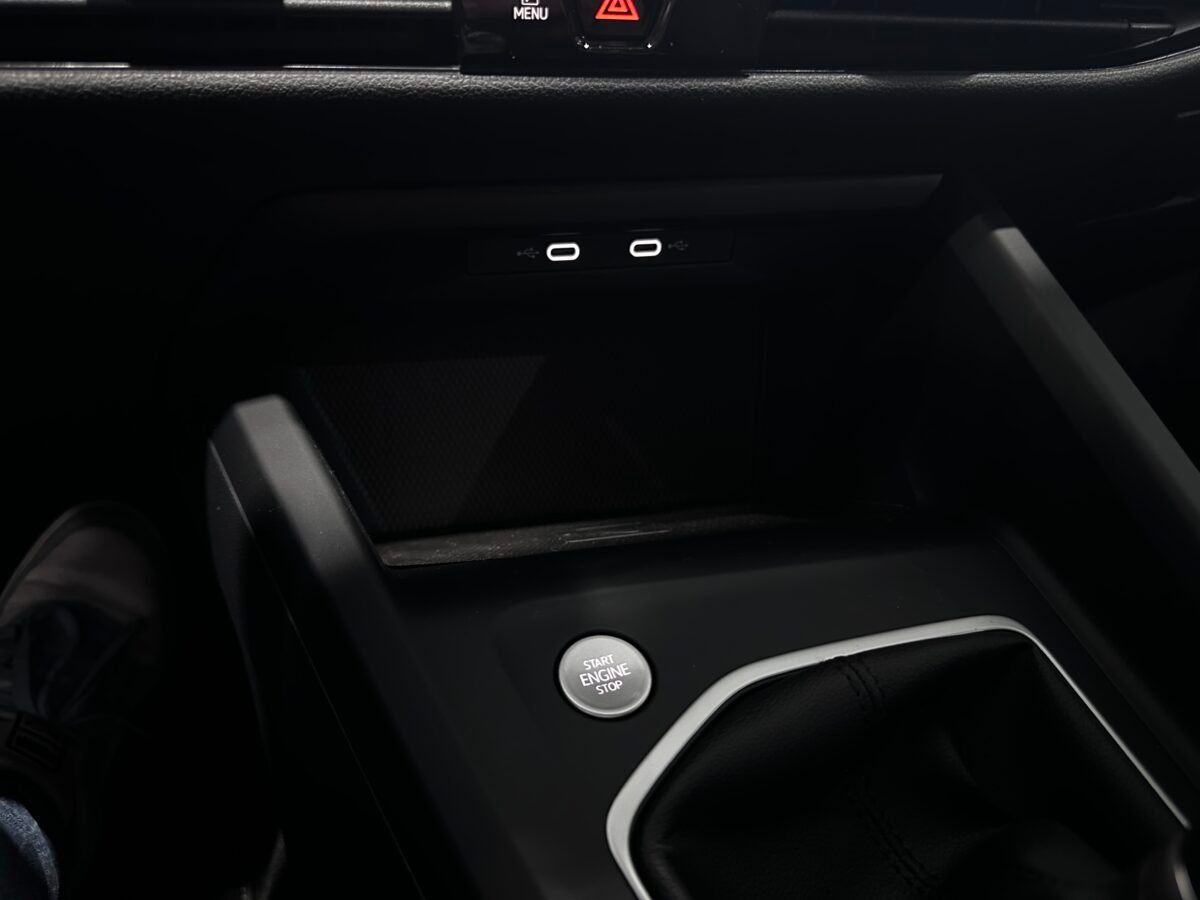 VOLKSWAGEN GOLF Life 2.0 TDI 