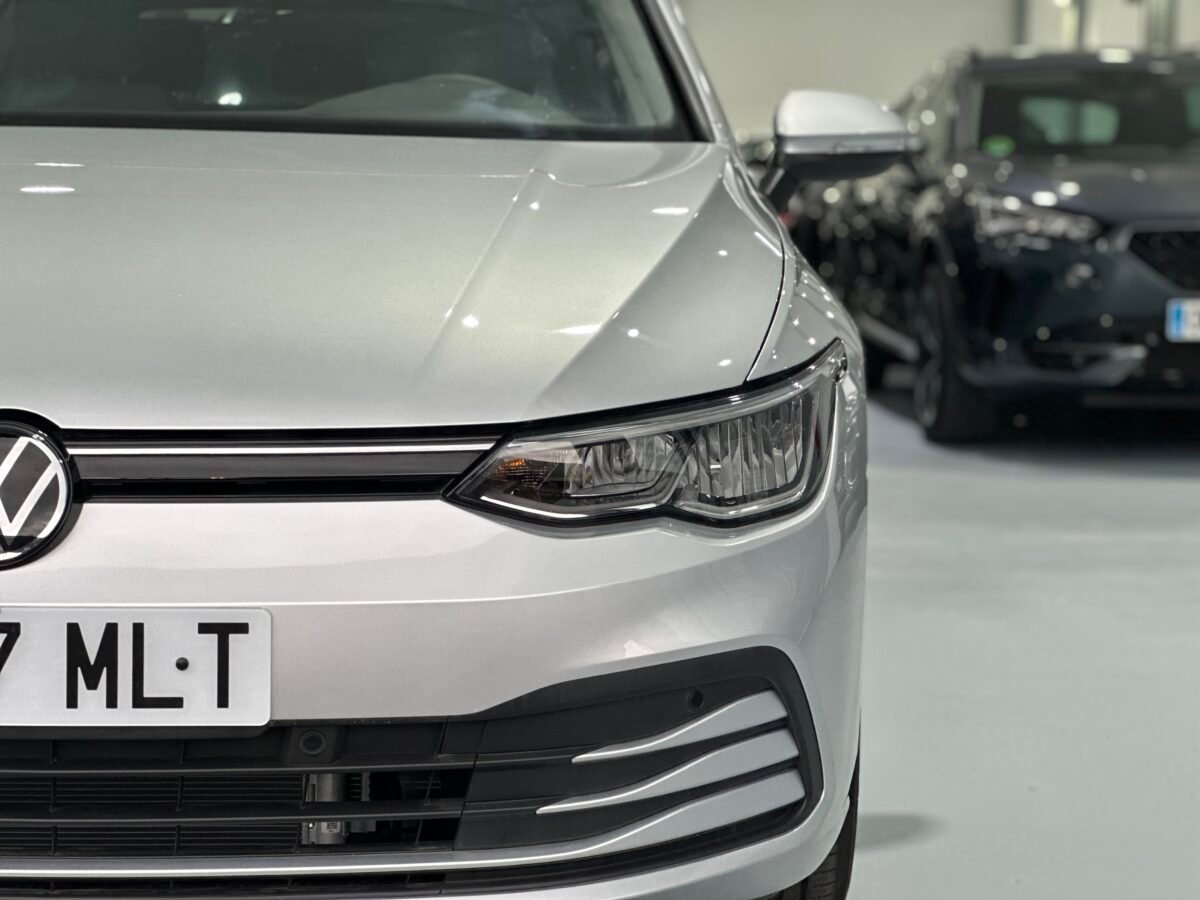 VOLKSWAGEN GOLF Life 2.0 TDI 