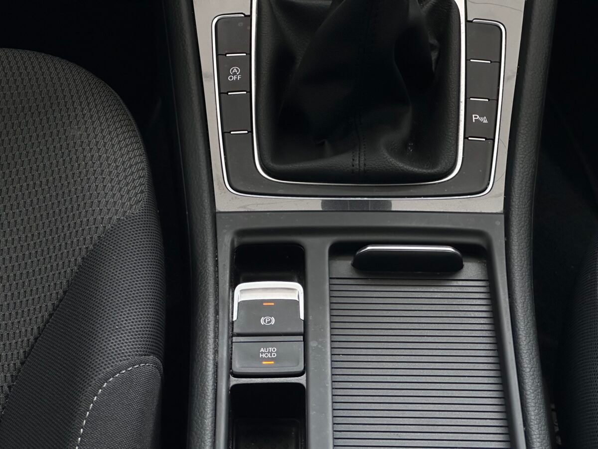 VOLKSWAGEN GOLF 1.6 TDI