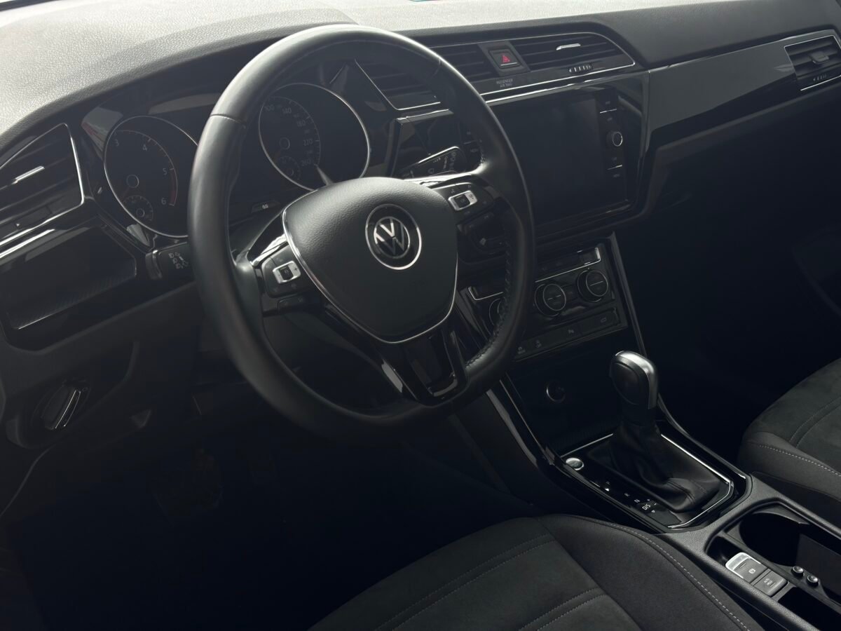 VOLKSWAGEN TOURAN 2.0 TDI DSG7 RLINE