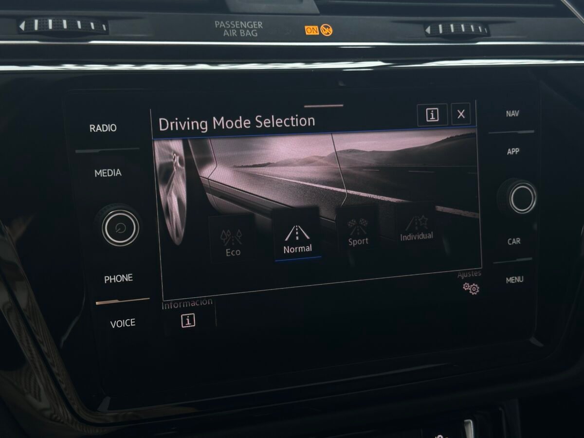 VOLKSWAGEN TOURAN 2.0 TDI DSG7 RLINE