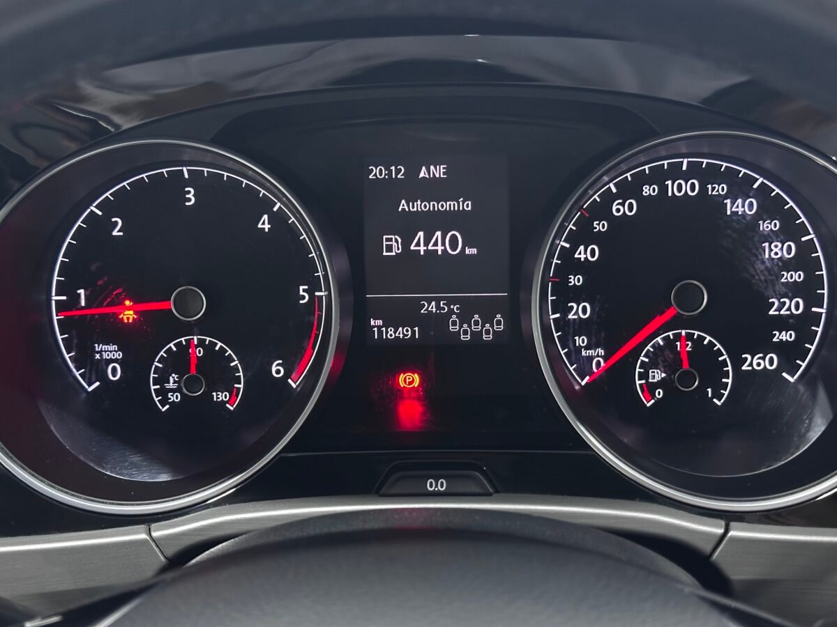 VOLKSWAGEN TOURAN 2.0 TDI 7 PLAZAS