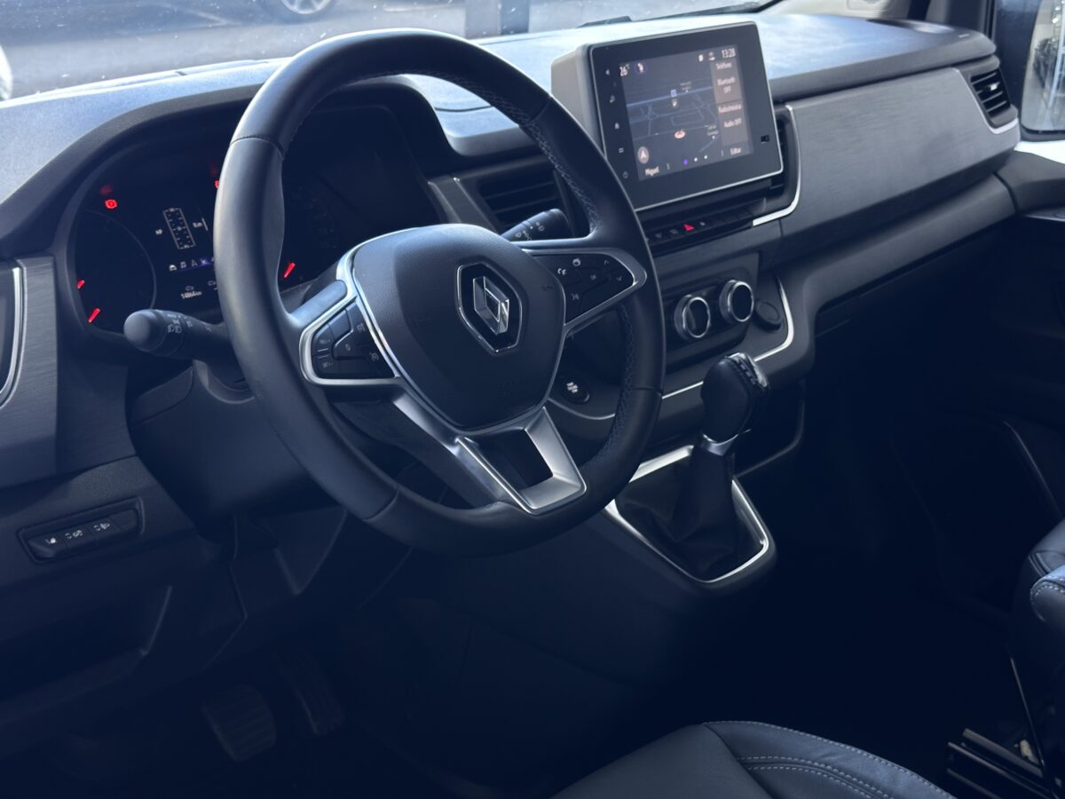 RENAULT TRAFIC spaceclass L2H1
