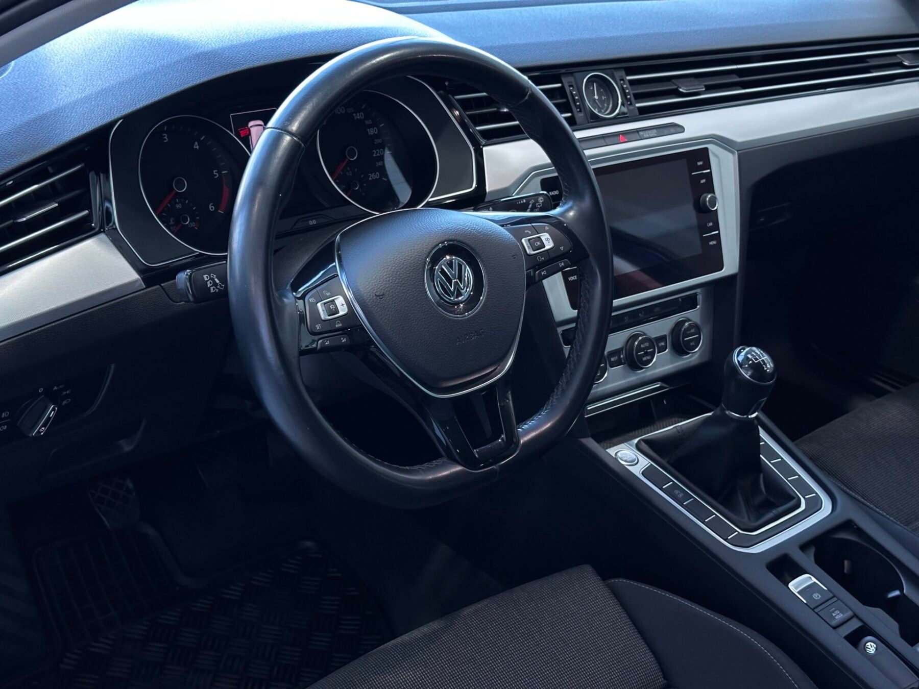VOLKSWAGEN PASSAT VARIANT 1.6 TDI 120CV