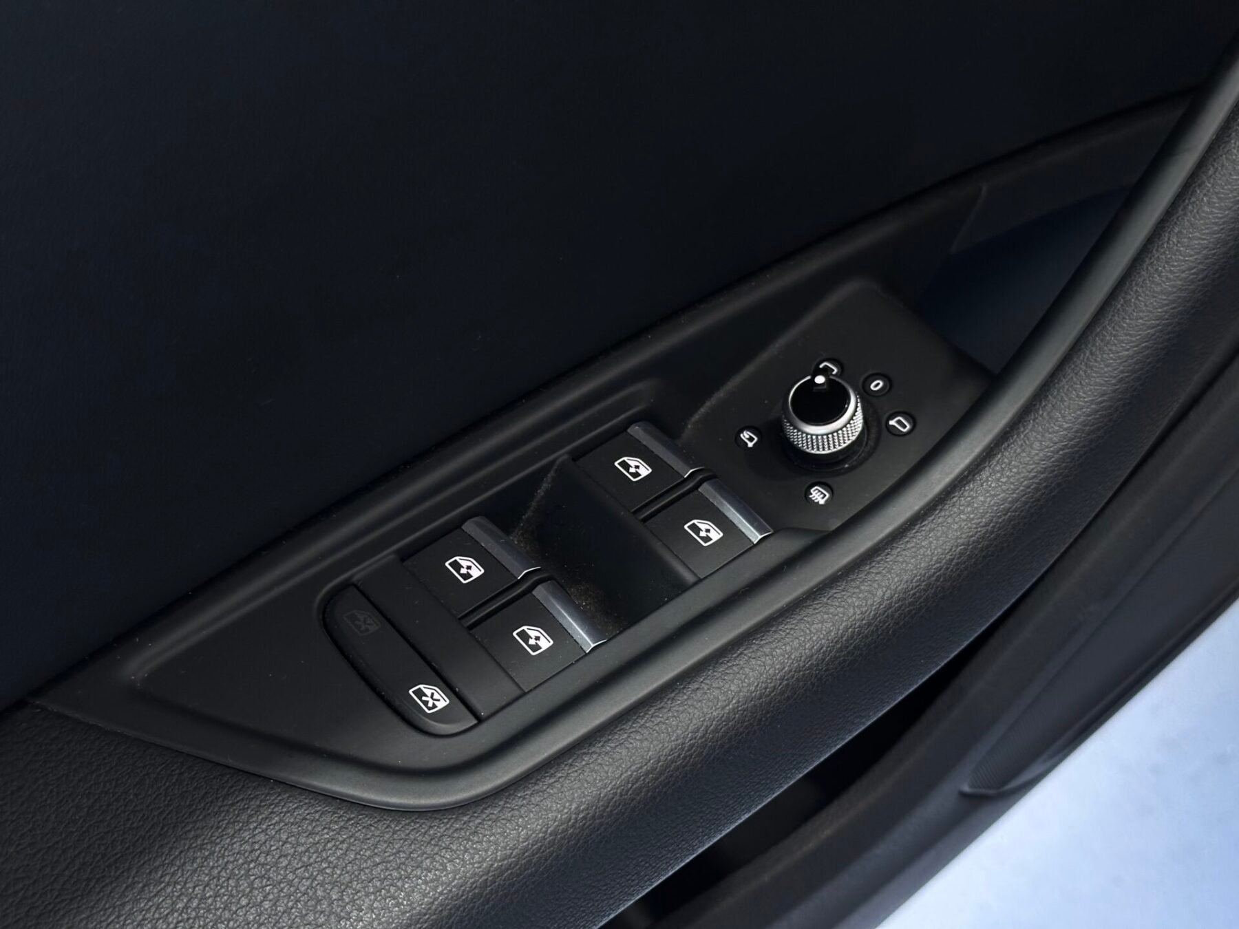 AUDI A4 40 TDI BLACK LINE 