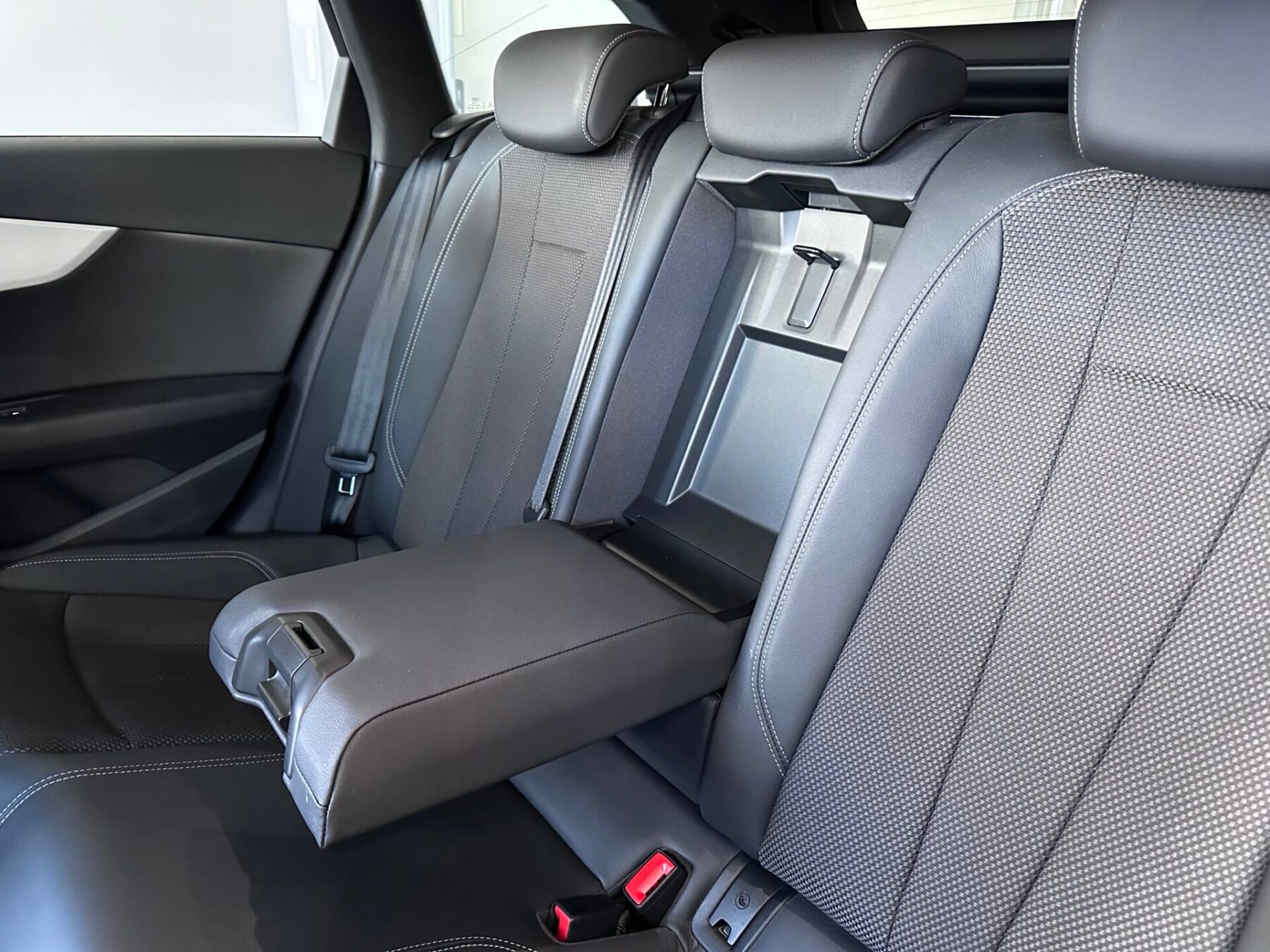 AUDI A4 40 TDI BLACK LINE 