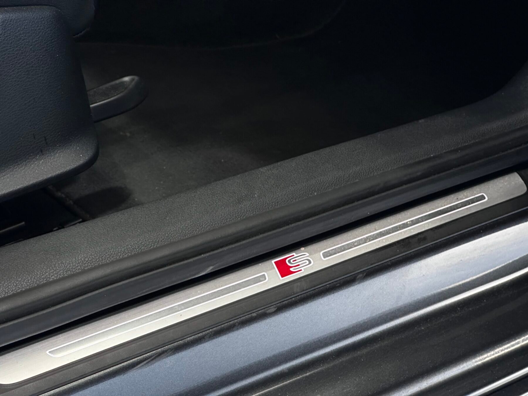 AUDI A4 40 TDI BLACK LINE 